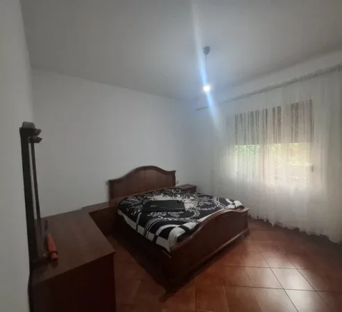 Tirane, jepet me qera apartament 1+1 Kati 1, 65 m² 510 € (Astir)