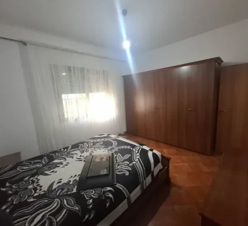 Tirane, jepet me qera apartament 1+1 Kati 1, 65 m² 510 € (Astir)