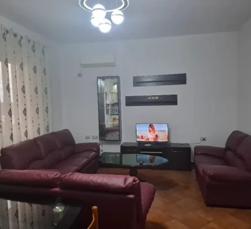Tirane, jepet me qera apartament 1+1 Kati 1, 65 m² 510 € (Astir)