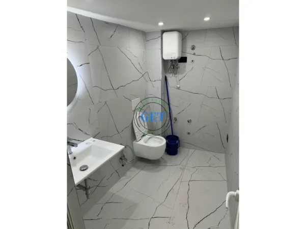 Durres, jepet me qera ambjent biznesi Kati 0, 45 m² 1.000 € 