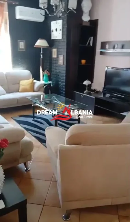 Tirane, jepet me qera apartament 2+1+Aneks+Ballkon Kati 3, 96 m² 600 € (kodra e diellit)