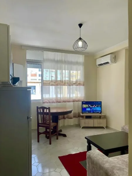 Shqiperi, jepet me qera apartament 1+1 Kati 3, 