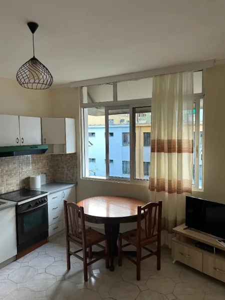 Shqiperi, jepet me qera apartament 1+1 Kati 3, 