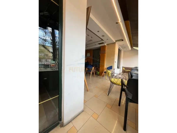 Tirane, jepet me qera ambjent biznesi Kati 1, 180 m² 1.200 € (RRUGA E KAVAJES)