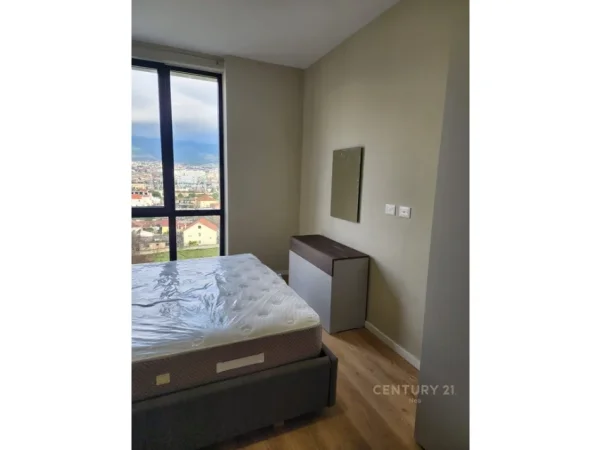 Tirane, jepet me qera 2+1 Kati 8, 78 m² 650 € 
