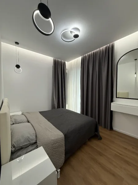 Tirane, jepet me qera apartament 2+1+Ballkon Kati 7, (Rezidenca Kadiu, Ali Demi)
