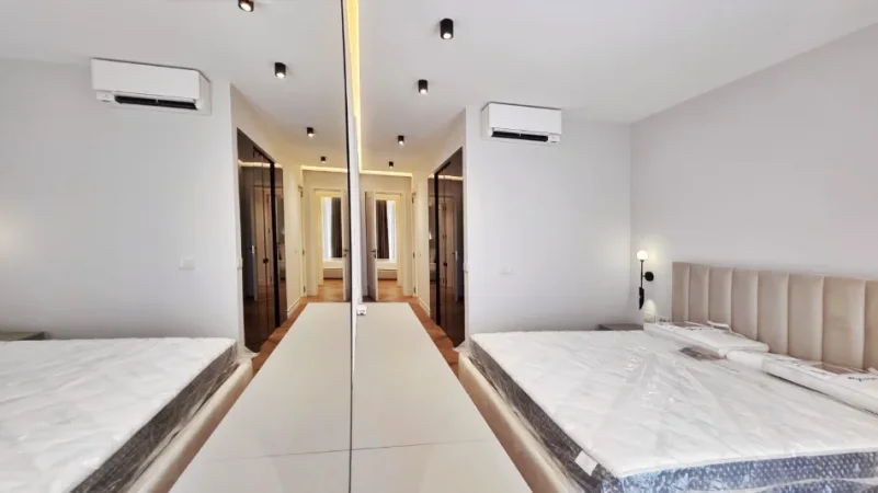 Tirane, jepet me qera apartament 3+1+Ballkon , 152 m² 1.900 € (Mine Peza)