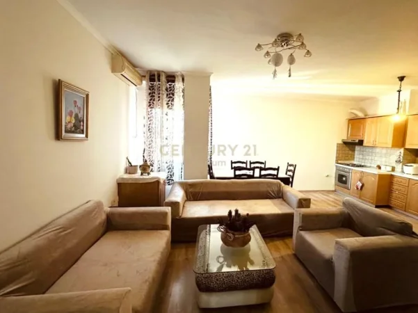 Tirane, jepet me qera apartament 2+1 Kati 3, 85 m² 500 € (Porcelan)