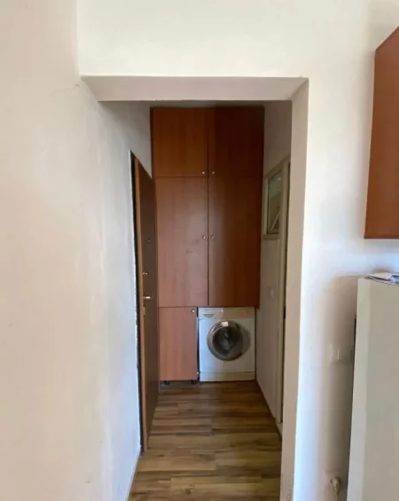 Tirane, jepet me qera 1+1 , 55 m² 300 € (MIHAL GRAMENO)