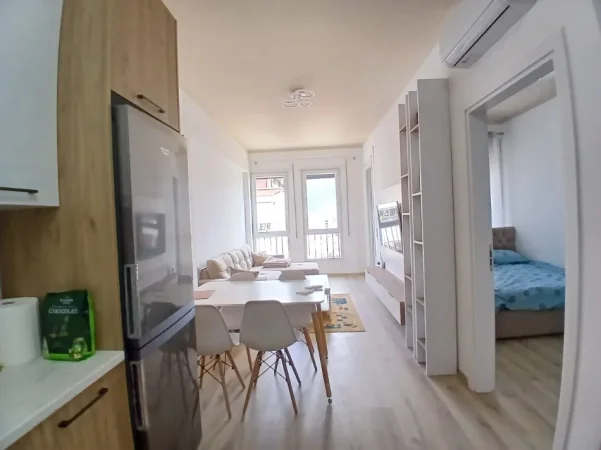 Tirane, jepet me qera apartament 1+1+Ballkon Kati 7, 55 m² 500 € 