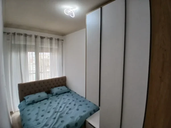 Tirane, jepet me qera apartament 1+1+Ballkon Kati 7, 55 m² 500 € 