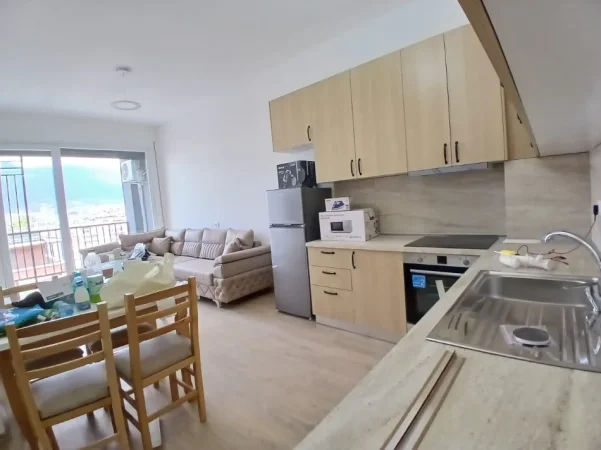 Tirane, jepet me qera apartament 1+1+Ballkon Kati 9, 60 m² 500 € 