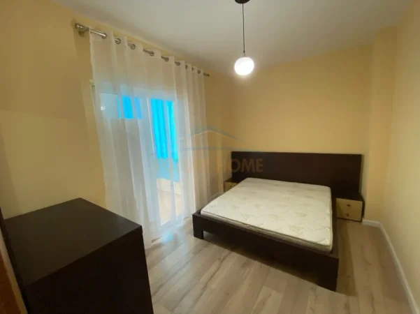 Tirane, jepet me qera apartament 1+1+Ballkon Kati 3, 65 m² 500 € (Bill Klinton)