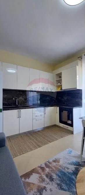 Vlore - Lungomare, jepet me qera apartament 2+1+Ballkon Kati 6, 78 m² 500 € (Rruga Dhimitër Konomi, Vlore)