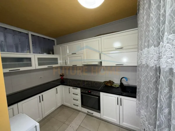 Tirane, jepet me qera apartament 1+1 Kati 5, 63 m² 400 € (ASTIR)