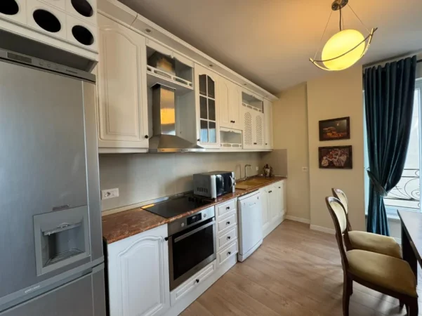 Tirane, jepet me qera apartament Kati 6, 70 m² 650 € 