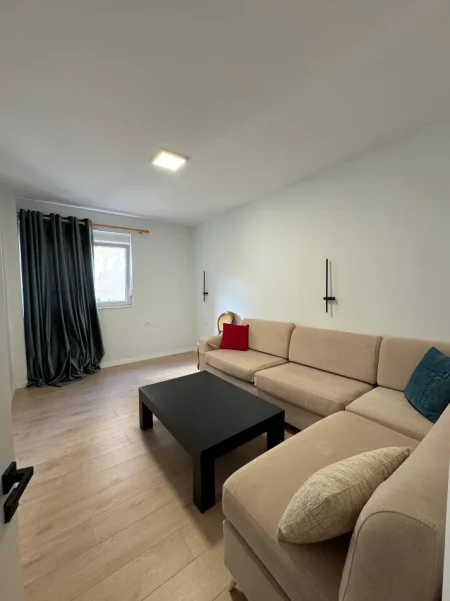 Tirane, jepet me qera apartament Kati 6, 70 m² 650 € 