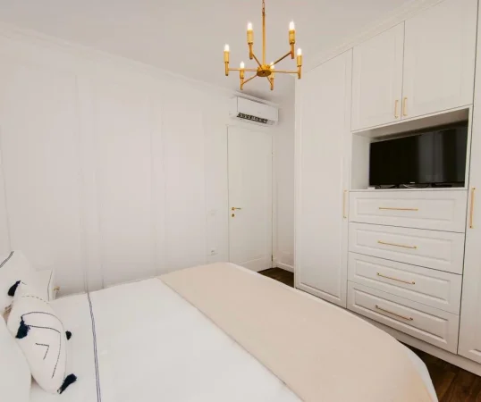 Tirane, jepet me qera apartament 1+1+Ballkon Kati 9, 70 m² 599 € 