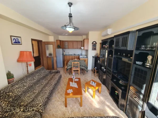 Tirane, jepet me qera apartament 2+1 Kati 7, 80 m² 475 € (PORCELAN)