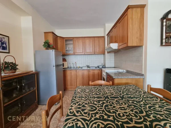 Tirane, jepet me qera apartament 2+1 Kati 7, 80 m² 475 € (PORCELAN)