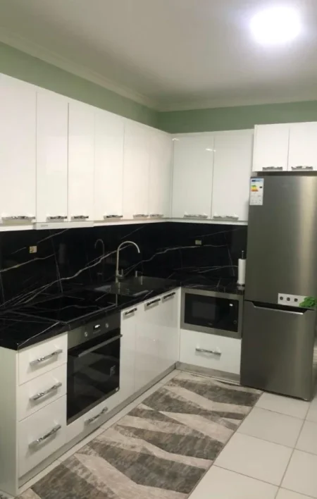 Tirane, jepet me qera apartament 1+1+Ballkon Kati 5, 70 m² 480 € 