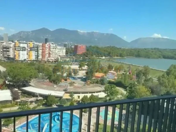 Tirane, jepet me qera apartament 2+1+2+PARKIM , Kati 6, 117 m² 2.200 € (LAKE VIEW RESIDENCE , Liqeni)