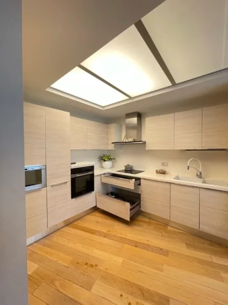 Tirane, jepet me qera apartament Kati 10, 180 m² 2.500 € 