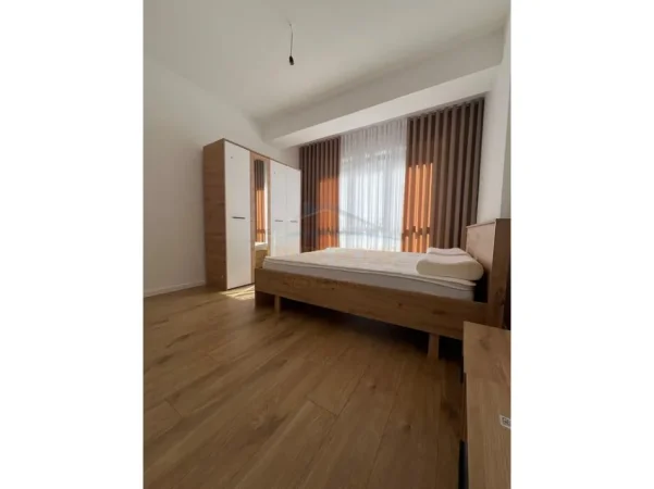 Tirane, jepet me qera apartament 2+1+Ballkon Kati 3, 105 m² 550 € (Urban Gate)
