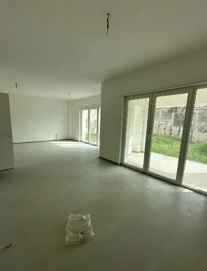 Tirane, shitet Vile 3 Katshe , 352 m² 1.050.000 € 