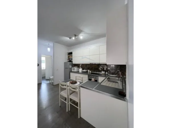 Tirane, shitet apartament 1+1 Kati 7, 68 m² 95.000 € (Terminali Autobuzave, Kryqezimi Kamzes)