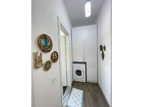 Tirane, shitet apartament 1+1 Kati 7, 68 m² 95.000 € (Terminali Autobuzave, Kryqezimi Kamzes)