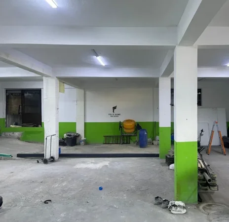 Tirane, jepet me qera magazine Kati -1, 160 m² 500 € (SELITE)