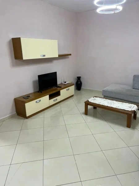 Tirane, jepet me qera apartament 1+1 , 70 m² 400 € (ASTIR)