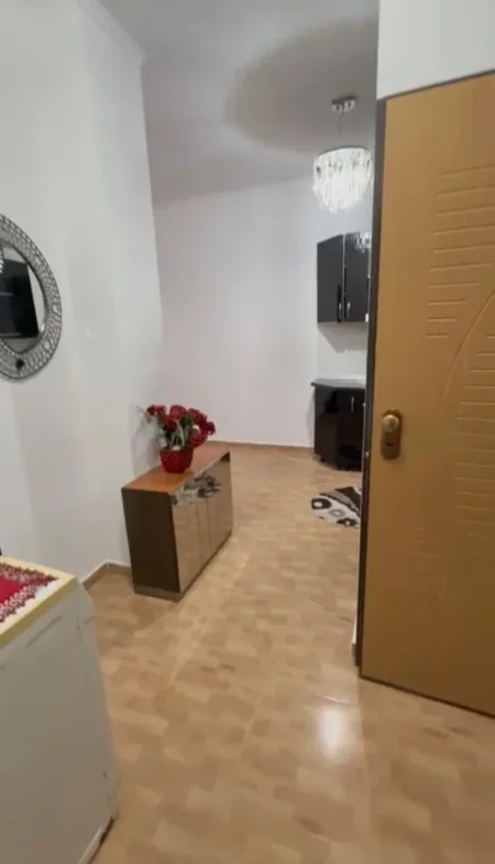 Tirane, jepet me qera apartament 1+1+Ballkon Kati 7, 70 m² 400 € 