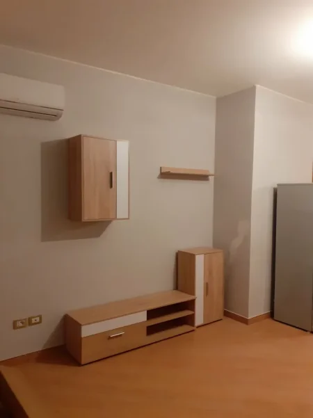 Tirane, jepet me qera apartament 1+1 Kati 5, 70 m² 450 € (Teodor Keko)