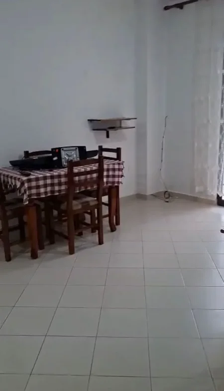 Tirane, jepet me qera apartament 1+1+Ballkon Kati 5, 65 m² 350 € 