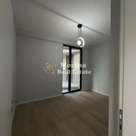 Tirane, jepet me qera apartament 2+1 Kati 7, 120 m² 800 € (Rruga Mine Peza)