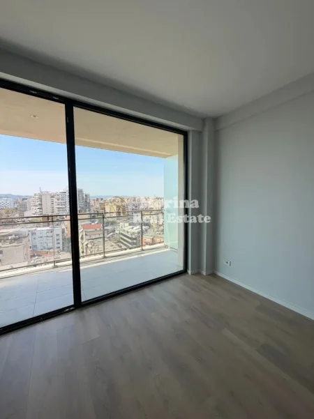 Tirane, jepet me qera apartament 2+1 Kati 7, 120 m² 800 € (Rruga Mine Peza)