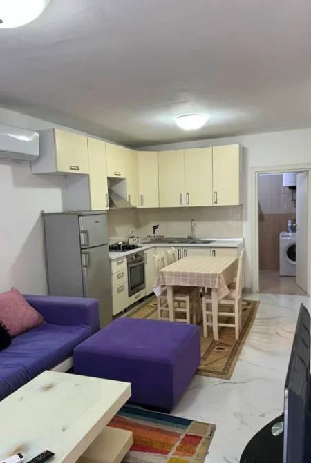 Tirane, jepet me qera apartament 2+1 Kati 1, 80 m² 450 € (5 MAJI)