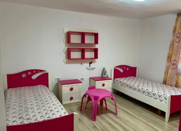 Tirane, jepet me qera apartament 2+1 Kati 1, 80 m² 450 € (5 MAJI)