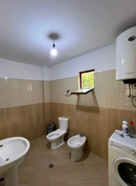 Tirane, jepet me qera apartament 2+1 Kati 1, 80 m² 450 € (5 MAJI)