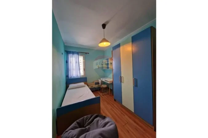 Vlore, jepet me qera apartament 4+1 Kati 7, 120 m² 700 € (Rruga Misto Melo, Vlore)