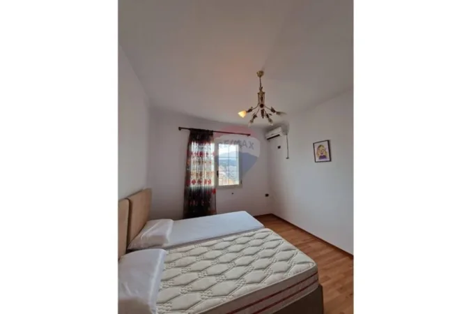Vlore, jepet me qera apartament 4+1 Kati 7, 120 m² 700 € (Rruga Misto Melo, Vlore)