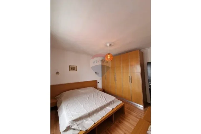 Vlore, jepet me qera apartament 4+1 Kati 7, 120 m² 700 € (Rruga Misto Melo, Vlore)