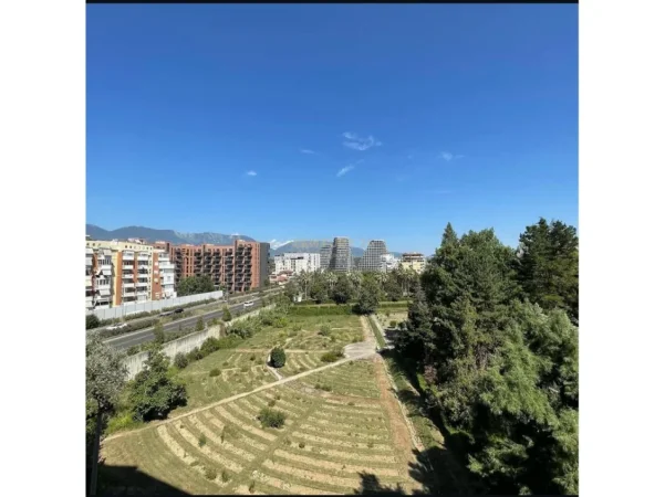 Tirane, shitet apartament 3+1 Kati 4, 139 m² 320.000 € (komuna e pARISIT)
