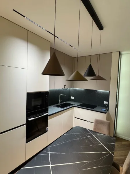 Tirane, jepet me qera apartament 2+1 Kati 4, 93 m² 1.070 € (DON BOSKO)