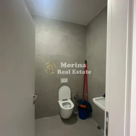 Tirane, jepet me qera ambjent biznesi Kati 9, 130 m² 800 € (Rruga Mine Peza)