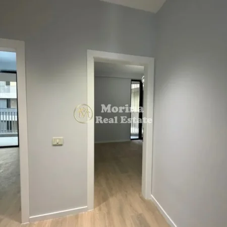 Tirane, jepet me qera ambjent biznesi Kati 8, 130 m² 800 € (Rruga Mine Peza)