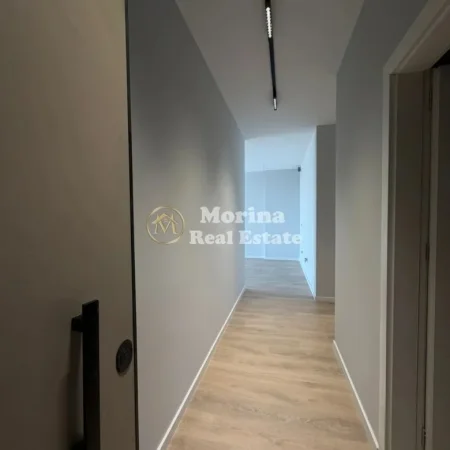 Tirane, jepet me qera ambjent biznesi Kati 8, 130 m² 800 € (Rruga Mine Peza)