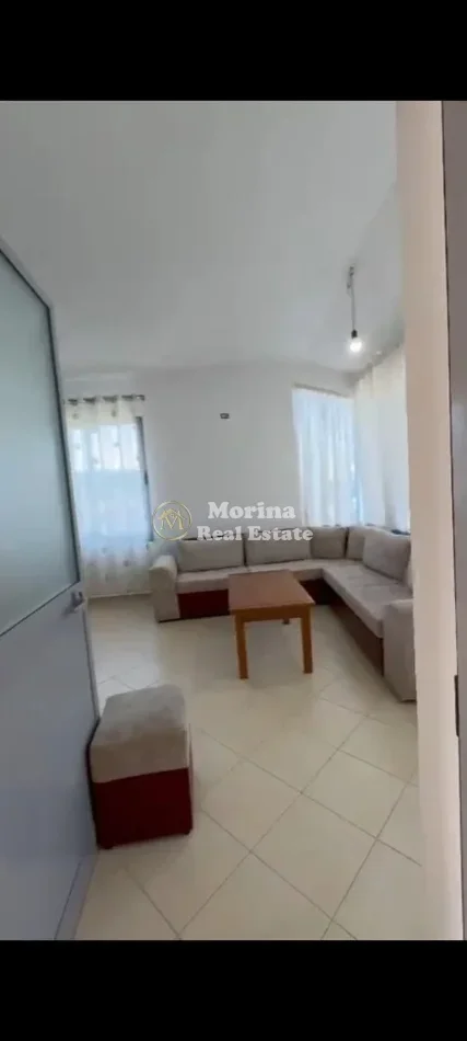 Tirane, jepet me qera shtepi 1+1 Kati 3, 65 m² 400 € (Sauk)